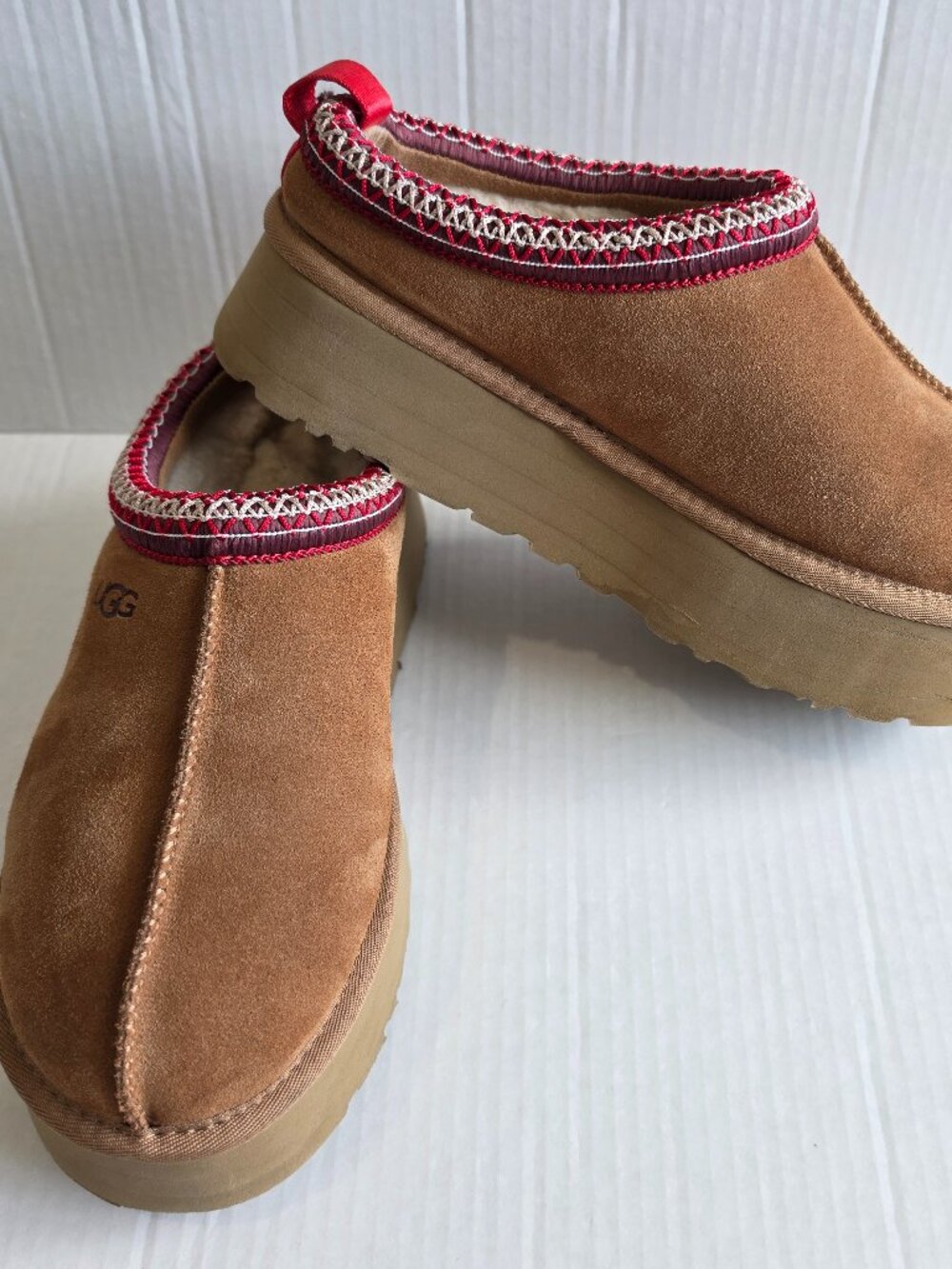 UGG Tazz II Slip On Womens Size 9 Chestnut Suede Braid Trim Platform NWOB